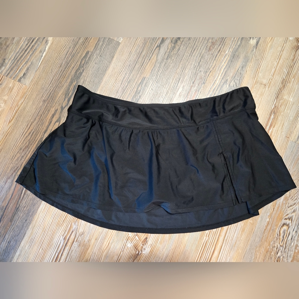 Ava & Viv Classic Black Swim Skort, Size 20W, Black, Perfect Shape - Picture 6 of 8